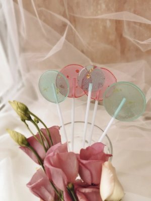 Леденец на палочке